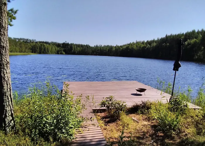 木屋 Mustajaervi *